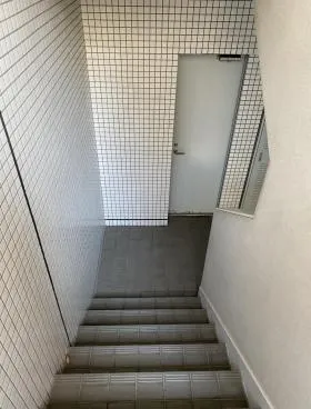 フラットMビルの外観