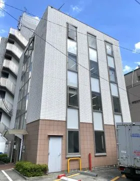 AKビルの外観