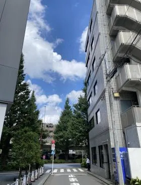 AKビルの外観