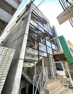 CROSS神宮前の外観