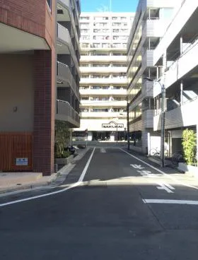プラザ新宿御苑の外観