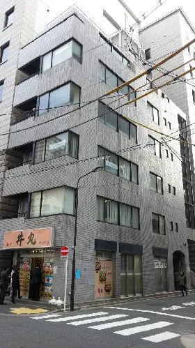 スリースタービルの外観