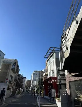 b-town jingumaeの外観