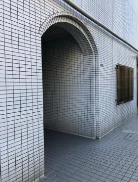 チューブマンションの外観