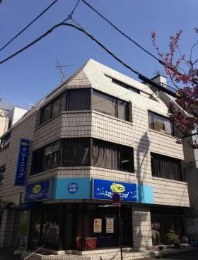 河上ビルの外観
