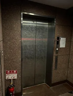玉家ビルの外観