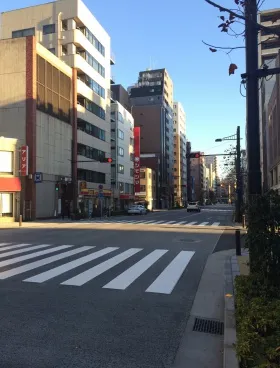 日東横山ビルの外観
