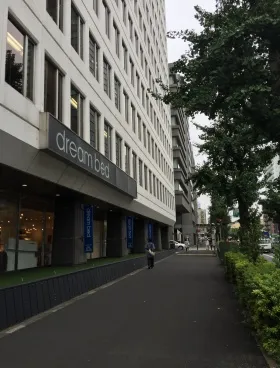 東建インターナショナル本館ビルの外観