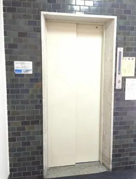 東光ビルの外観
