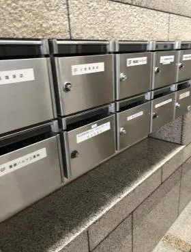IZUMIビルの外観