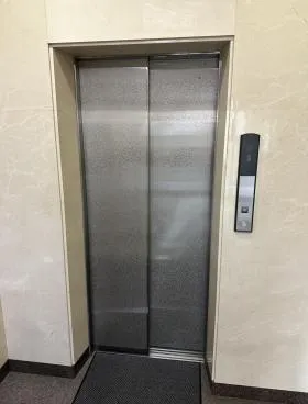 白金TNKビルの外観