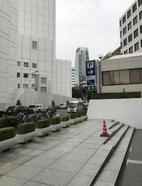 東建インターナショナル別館ビルの外観