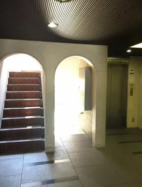 日本橋イヅミビルの外観
