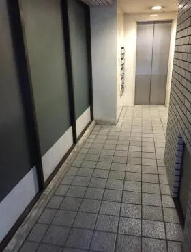 アイサンビルの外観