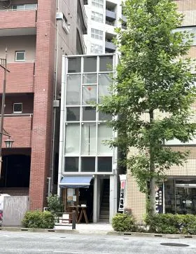 ポーセレンビルの外観