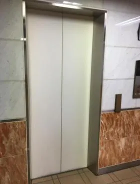 NACビルの外観
