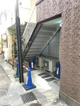 高信ビルの外観