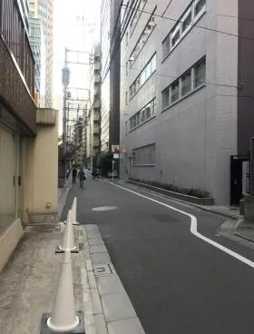 高信ビルの外観