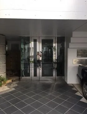コンフォート四谷若葉の外観