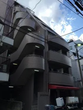 ゴールドハイムビルの外観