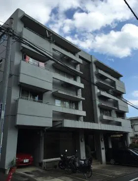 シャトレーヌ信濃町ビルの外観