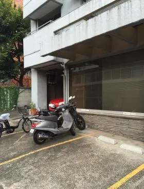 シャトレーヌ信濃町ビルの外観