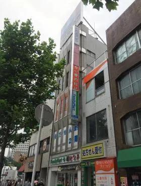ヒグチ四谷ビルの外観