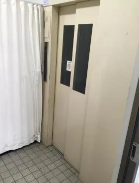ヒグチ四谷ビルの外観