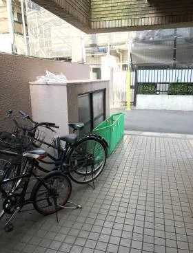 シェ・ミウラの外観