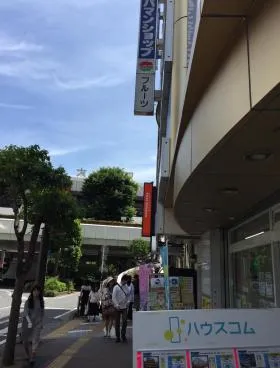 TS-114ビルの外観