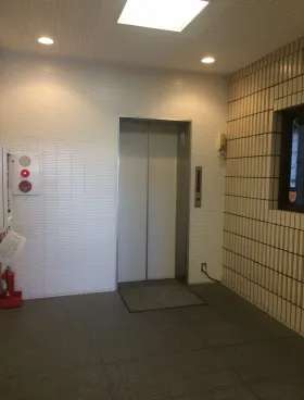 ユニゾ日本橋富沢町洋和ビルの外観