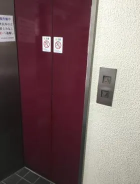 国立加賀屋ビルの外観