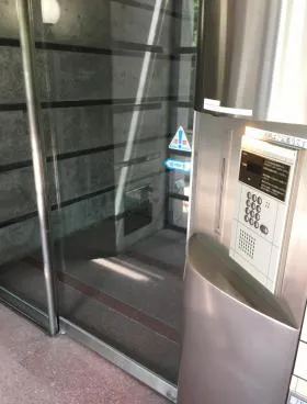 国立東加賀屋ビルの外観
