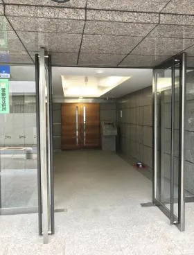 ルーブル新宿西落合伍番館ビルの外観
