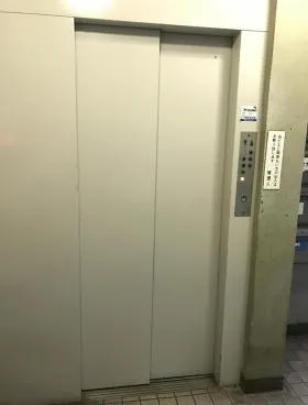千成ビルの外観