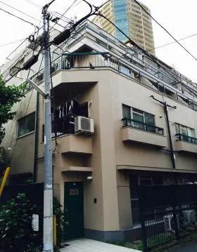 司マウンテンの外観
