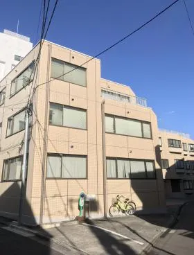 安永ビルの外観