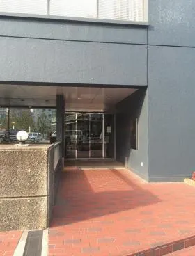 飯田橋尚学ビル本館の外観