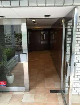 レマン南青山の外観