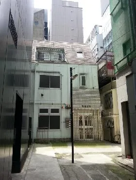 羽住ビルの外観