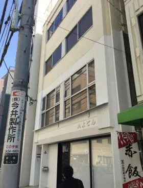 八木ビルの外観
