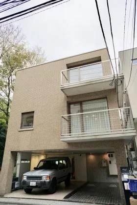 南青山アイビーハウスの外観