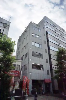 塚田ビルの外観