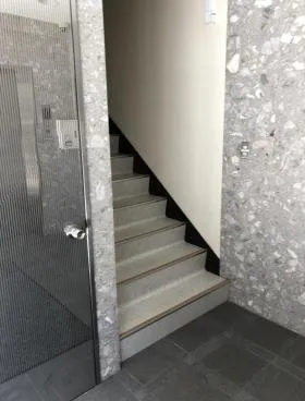 新和ビルの外観