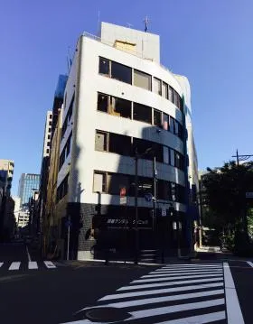 キューアス東日本橋ビルの外観