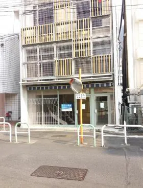 エステビルの外観