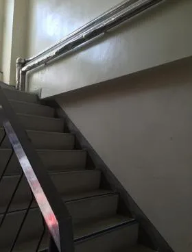 若月ビルの外観