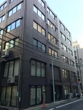 マキプラザビルの外観