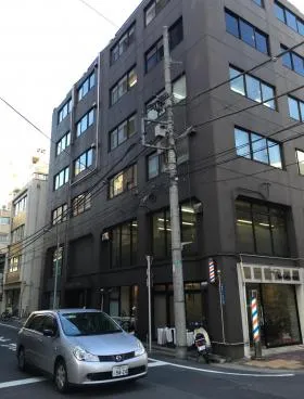 マキプラザビルの外観