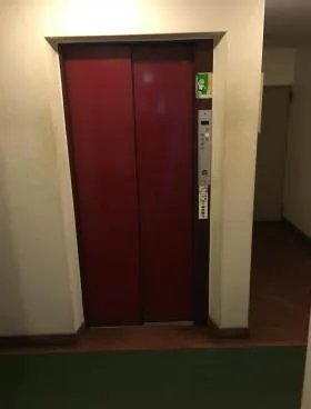 マキプラザビルの外観